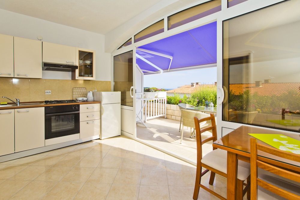 Violeta Hvar Standard Apartment, 1 Bedroom, Terrace, Partial Sea View 3