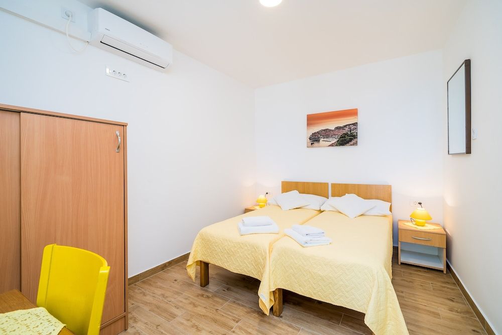 Guest House Villa Nina Apartment, 2 Bedrooms, Terrace, Sea View 3