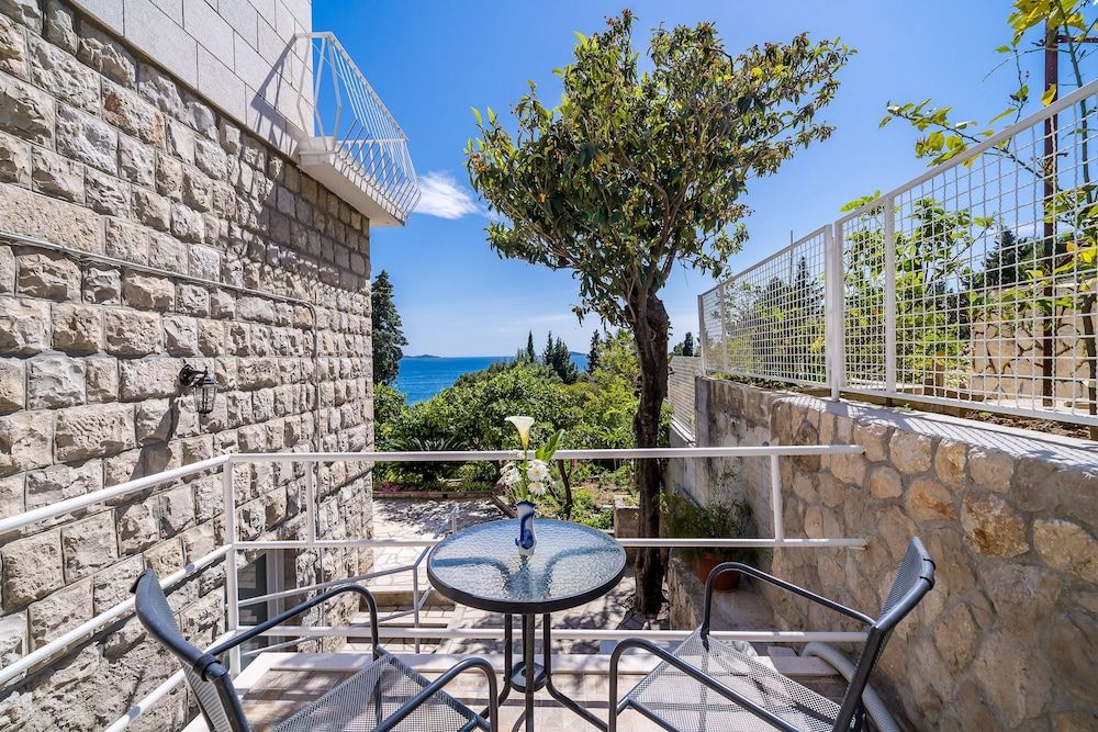 Guest House Villa Nina Apartment, 2 Bedrooms, Terrace, Sea View 6