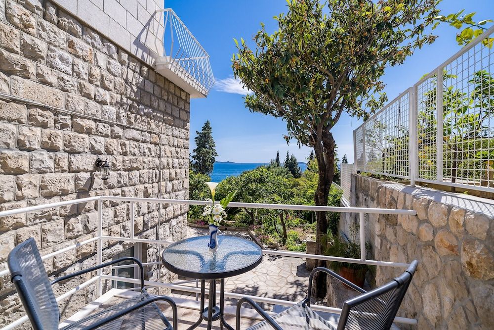 Guest House Villa Nina Apartment, 2 Bedrooms, Terrace, Sea View 5