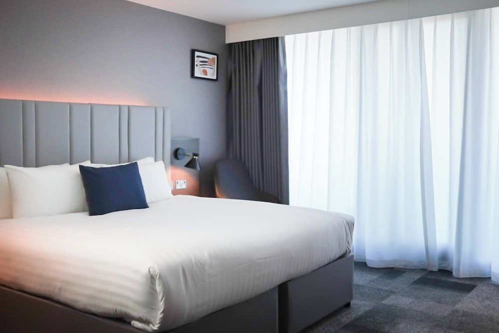 Crowne Plaza London - Kingston by IHG Standard Room, 1 Double Bed 3
