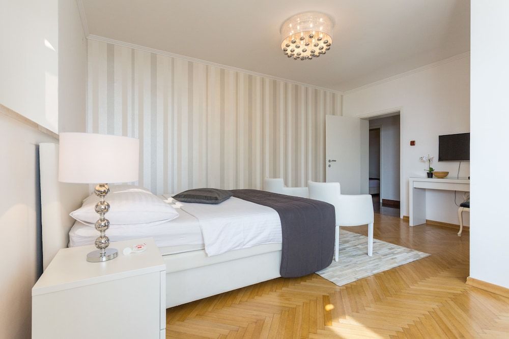 undefined Apartments Banje Beach 4