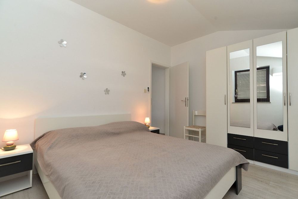 Apartment, 1 Bedroom (242/1613)