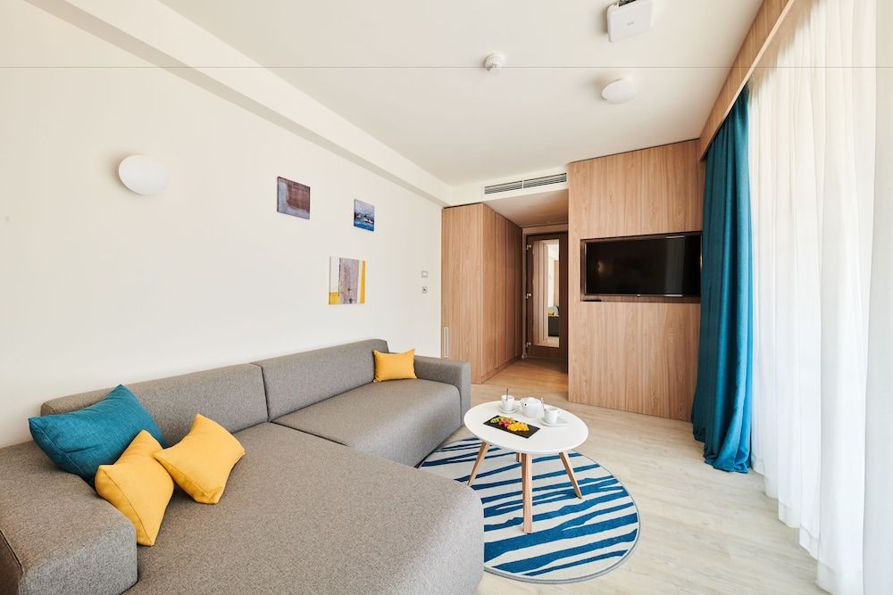Superior Suite (Park side)