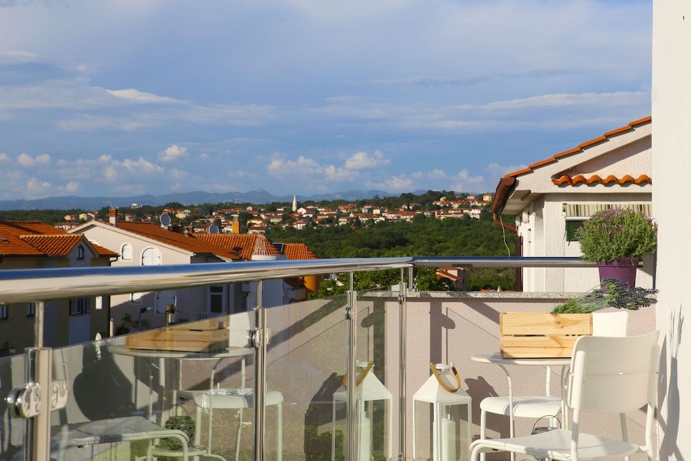 Apartment, 2 Bedrooms, Terrace, Sea View