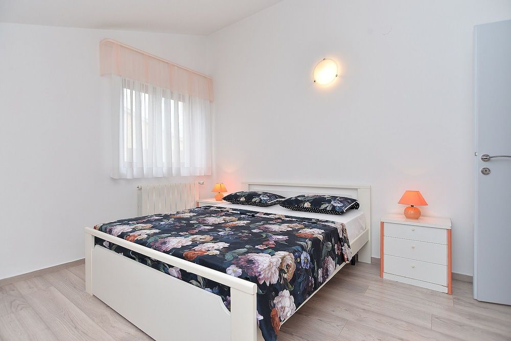 Apartment, 2 Bedrooms (1293/12303)