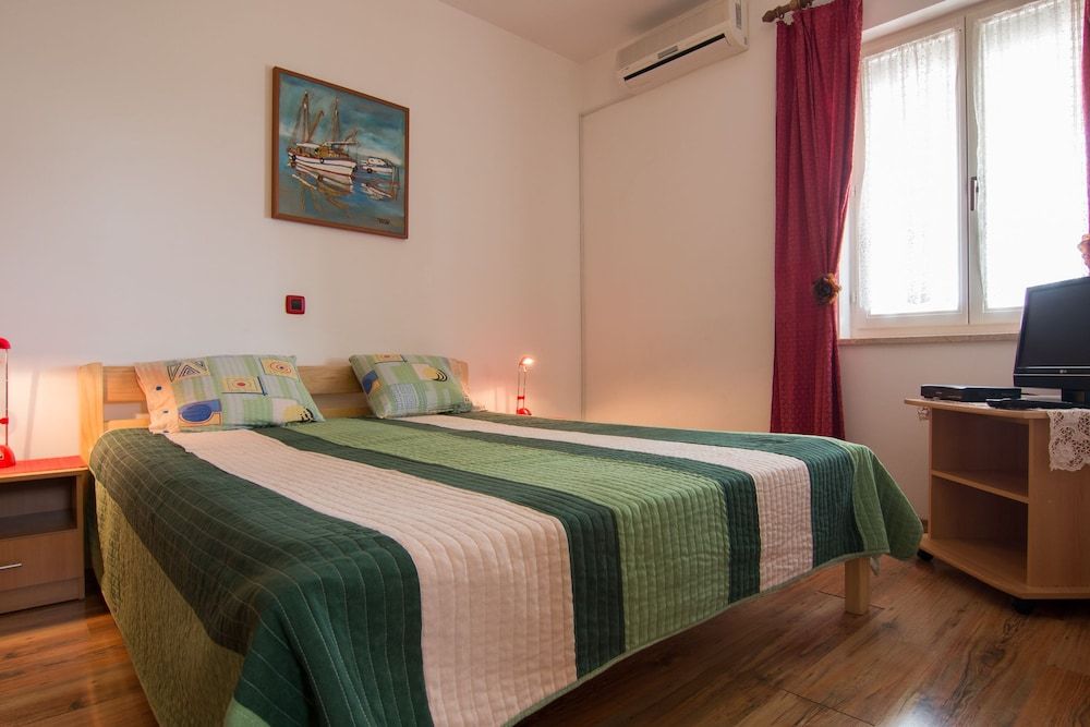 Apartment, 1 Bedroom (354/822)