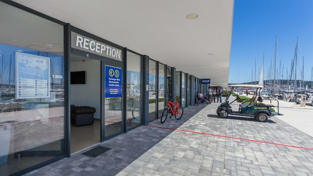 Check-in Check-out Kiosk