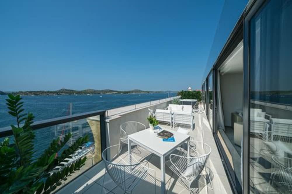 Hotel Bellevue - Superior City Hotel Executive Suite, 1 Bedroom, Sea View 2