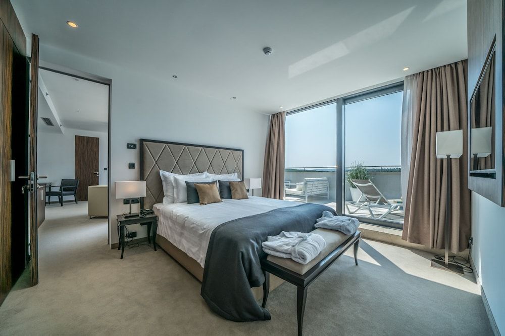 Hotel Bellevue - Superior City Hotel Executive Suite, 1 Bedroom, Sea View