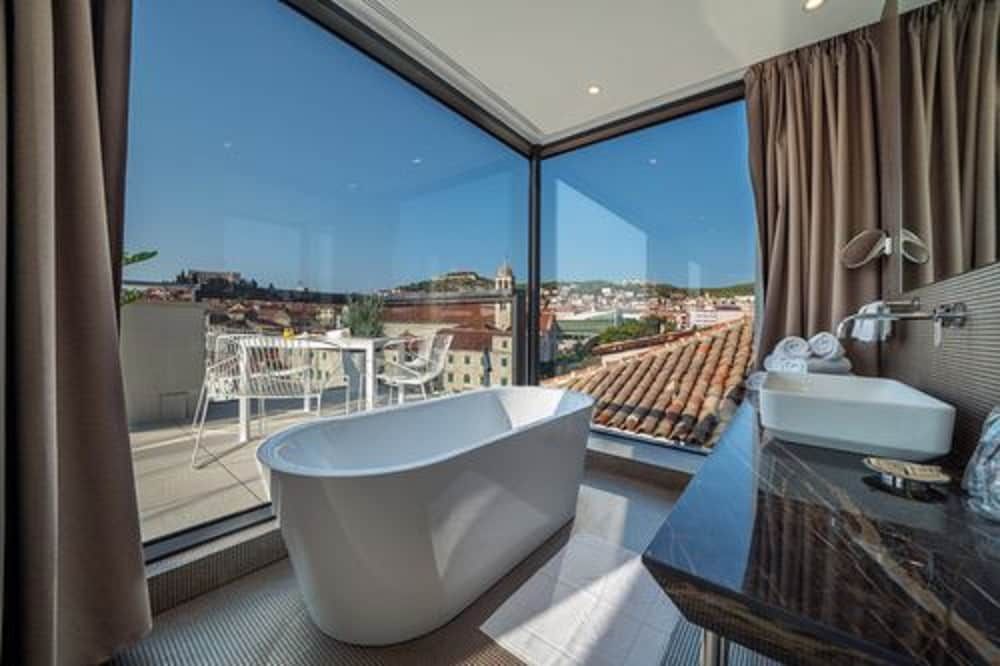 Hotel Bellevue - Superior City Hotel Presidential Suite, 2 Bedrooms, Sea View 4