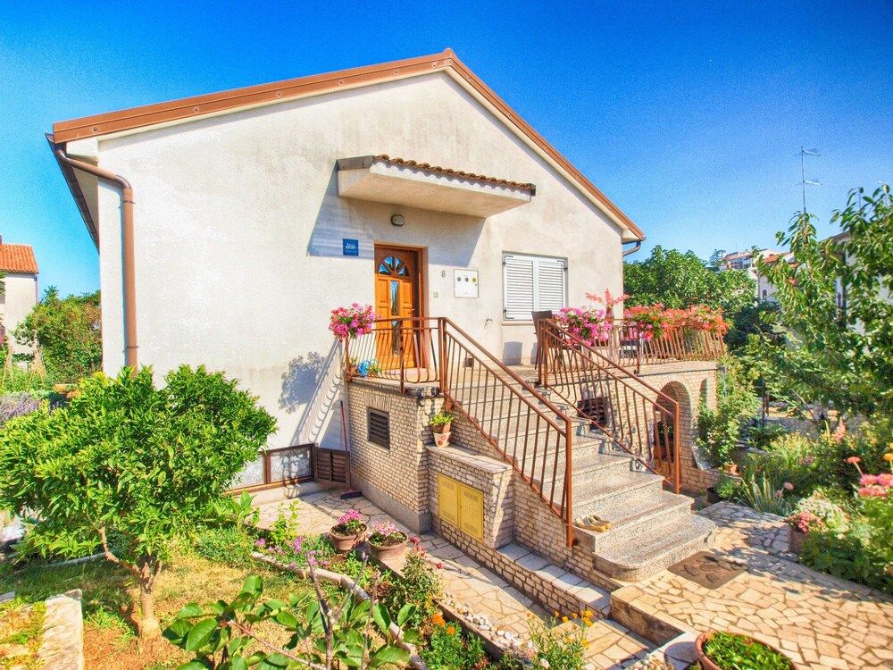 Apartments Bubamara 1398