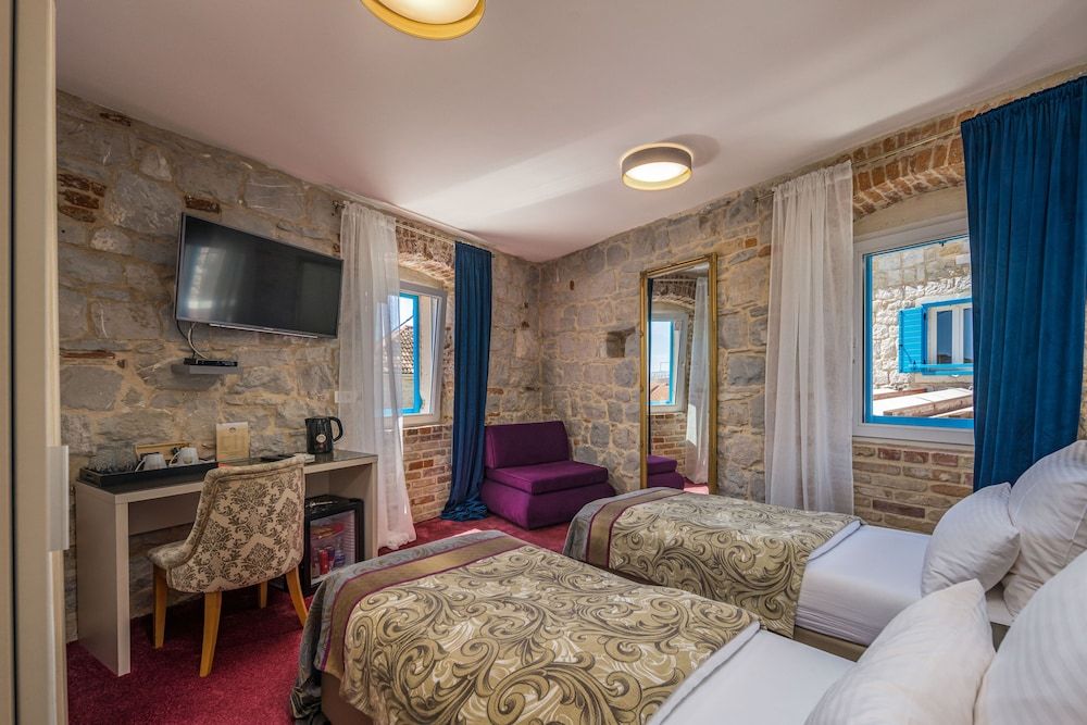 Deluxe, King, Sea View, Patio