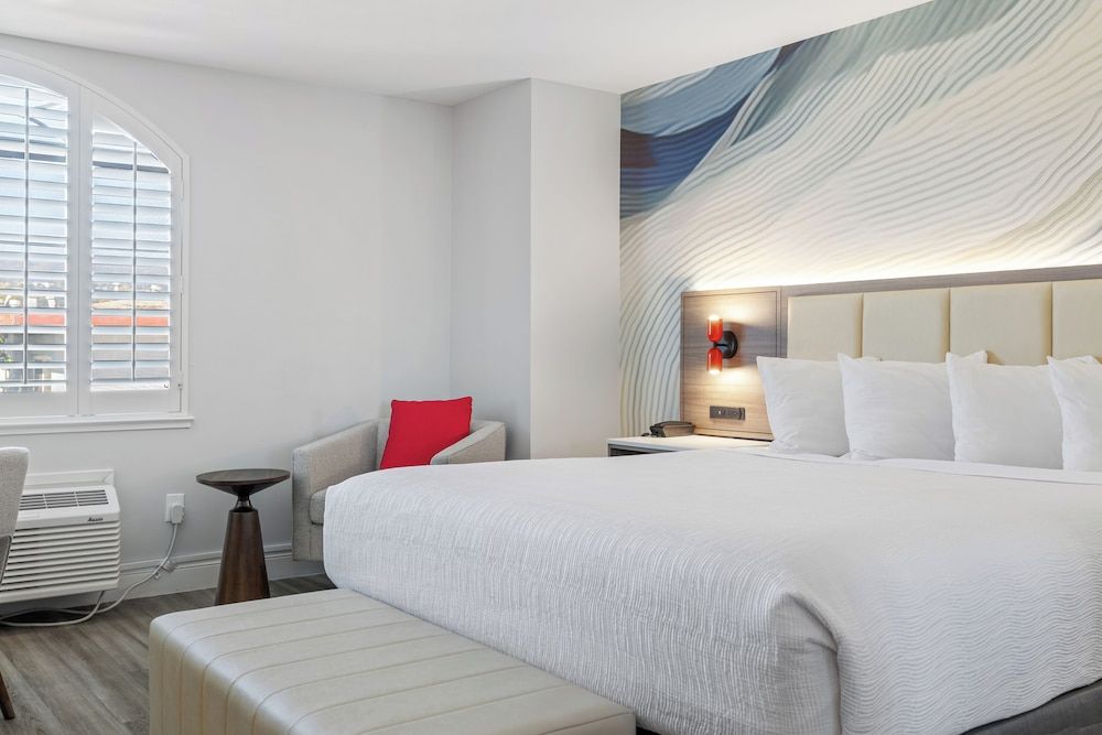 Deluxe Room, 1 King Bed