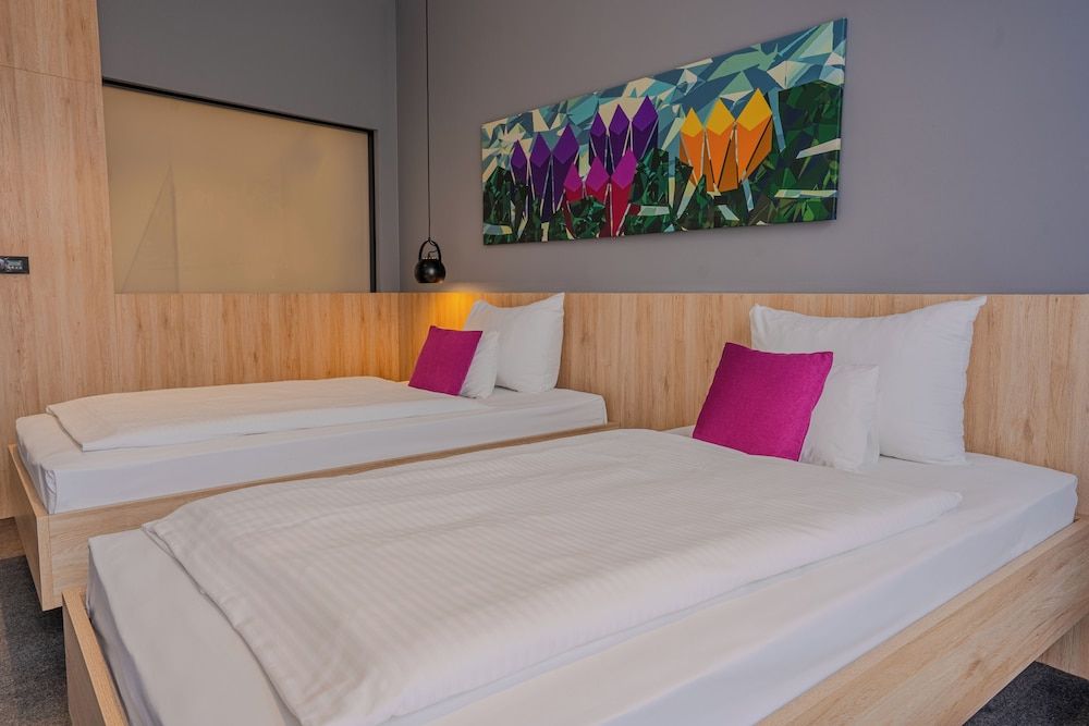 Hotel Academia Twin Room 3