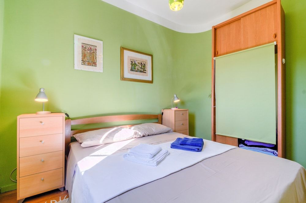 Design Apartment, 2 Bedrooms, Balcony, Courtyard Area