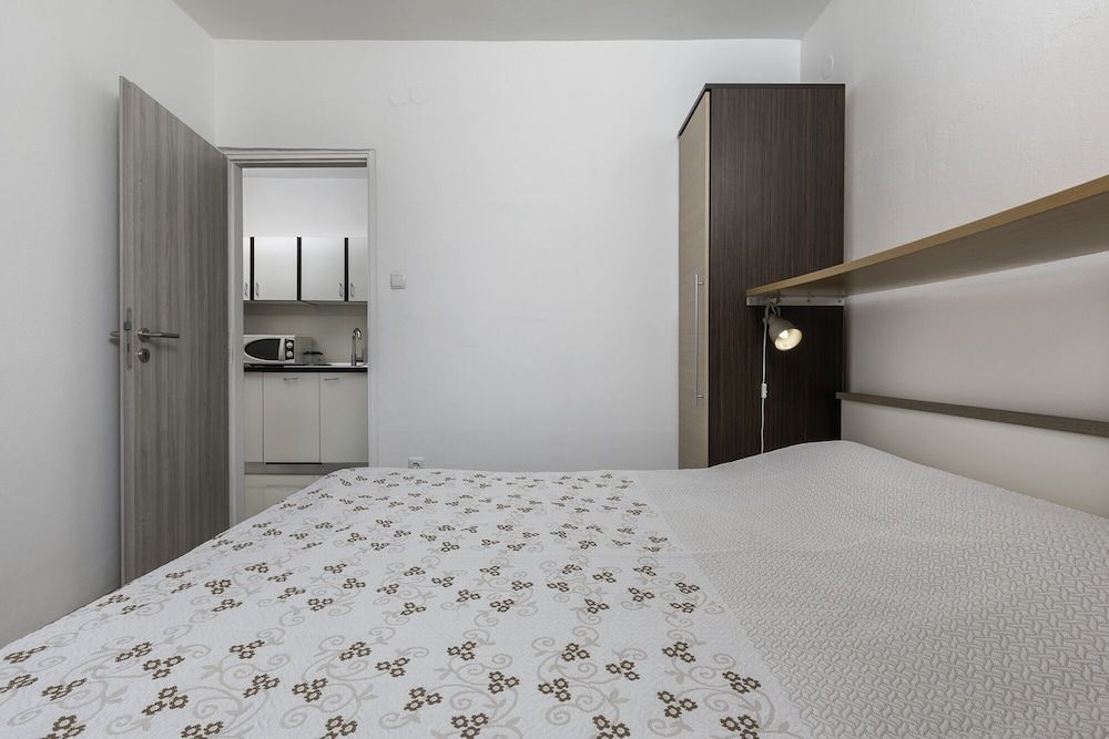 Apartment, 2 Bedrooms (821/1919)
