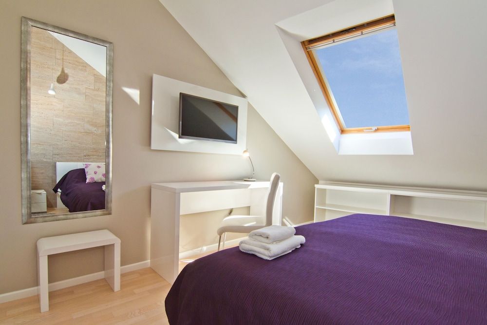 undefined Laura Lux Suites 2