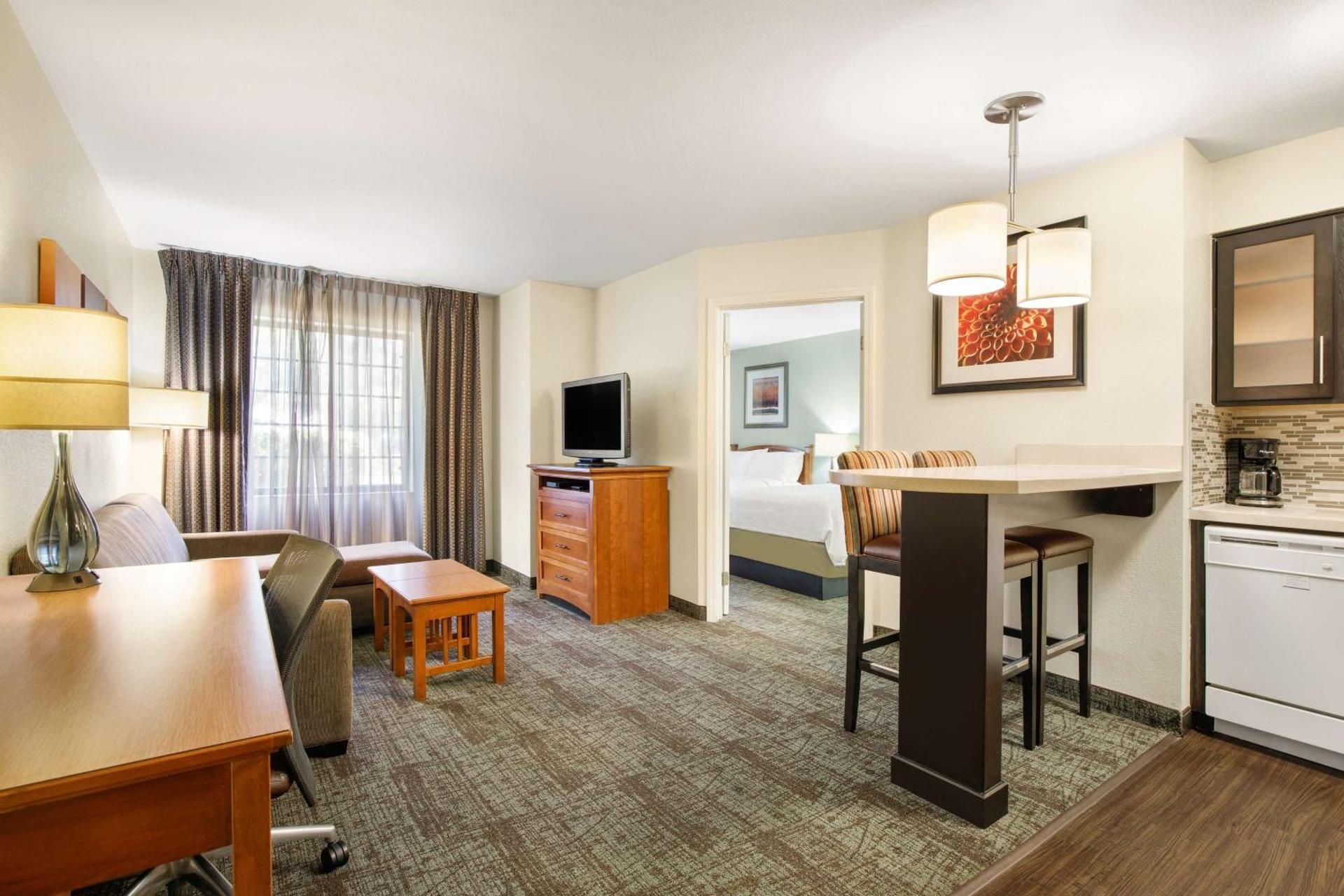 Mobility Accessible One Bedroom Suite Queen Bathtub
