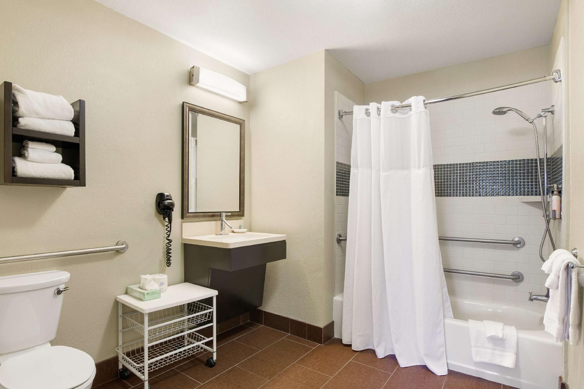 Mobility Accessible Two Bedroom Suite Two Queens Bathtub