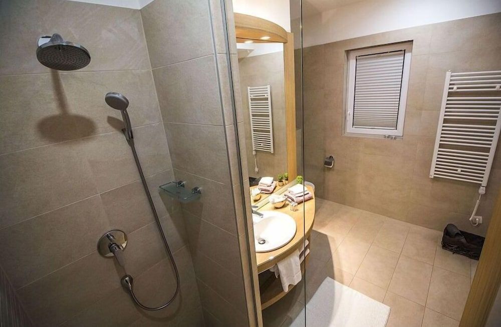 Vip Rooms Deluxe Suite, Balcony (VIP 2) 8