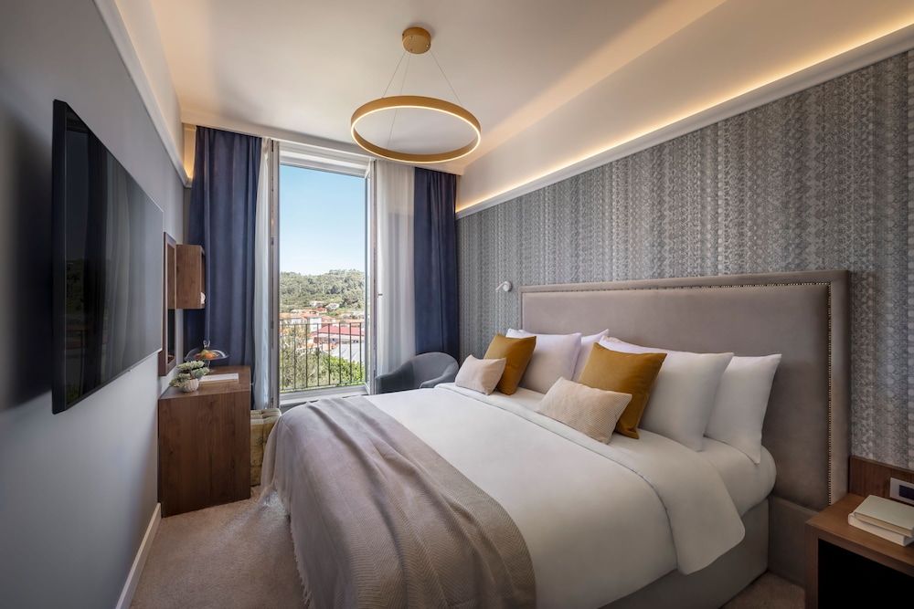 Room for 2+2