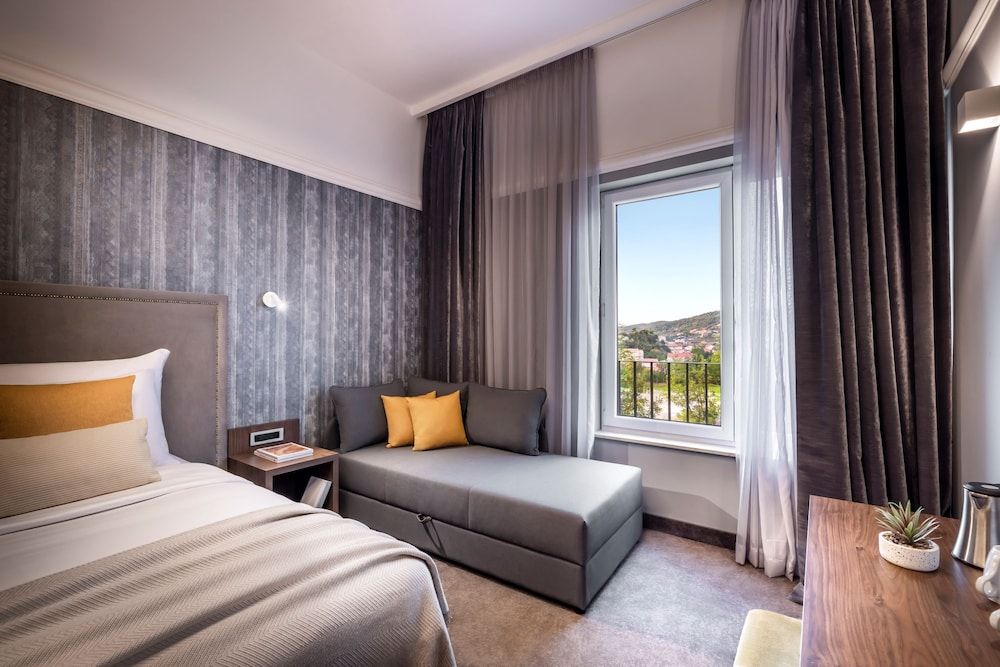 Room for 2+1 parkside