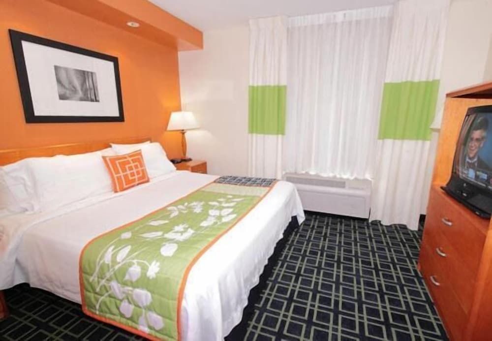 Suite, 1 Bedroom, Non Smoking (Mobility Accessible, Tub)
