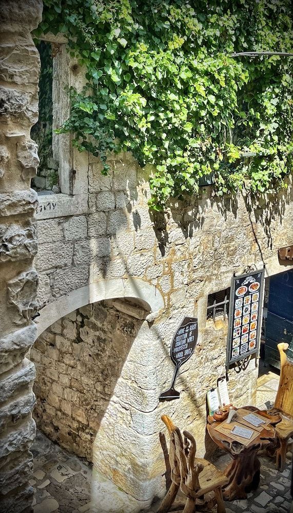 Apartments & Rooms Tiramola Deluxe Double Room 5