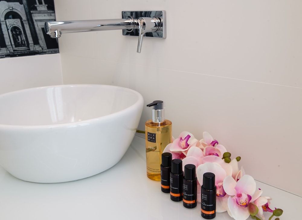 Dream Luxury Rooms Luxury Double or Twin Room, Private Bathroom, Beach View 2 8