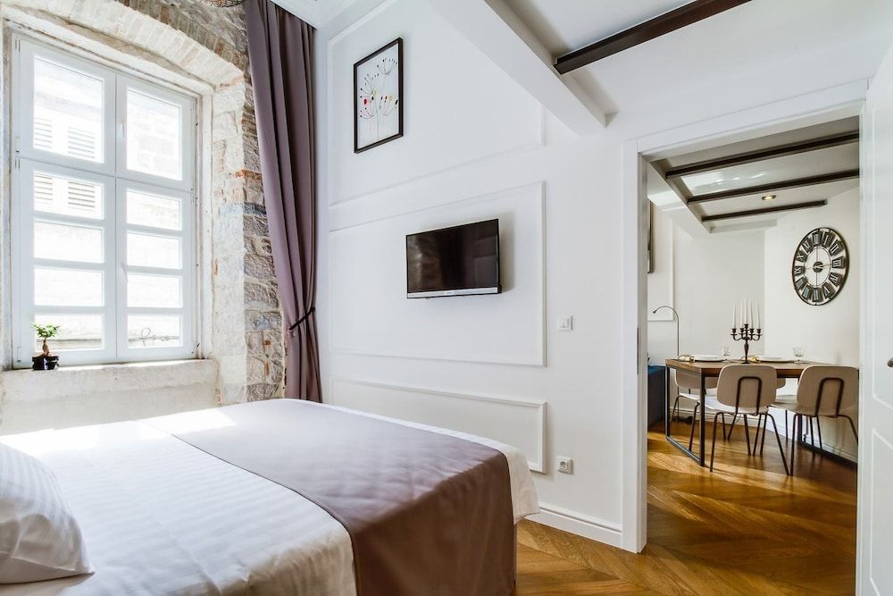 DeZign Apartments Superior Apartment 7