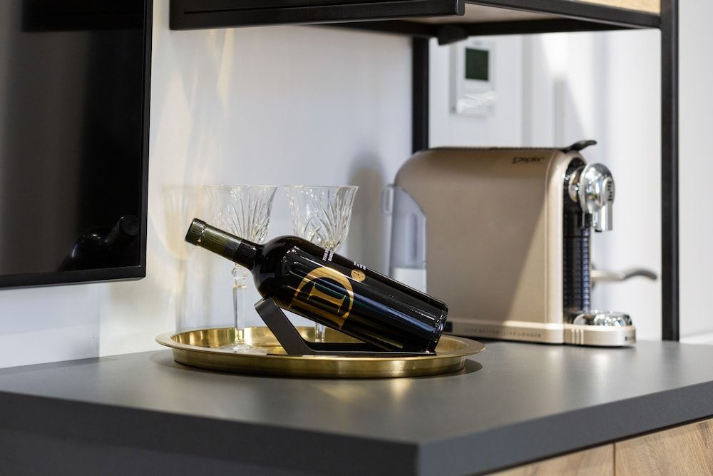 DeZign Apartments Deluxe Studio Suite 9