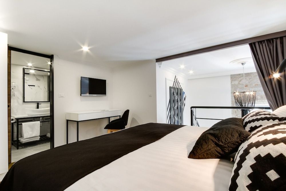 DeZign Apartments Superior Apartment 10