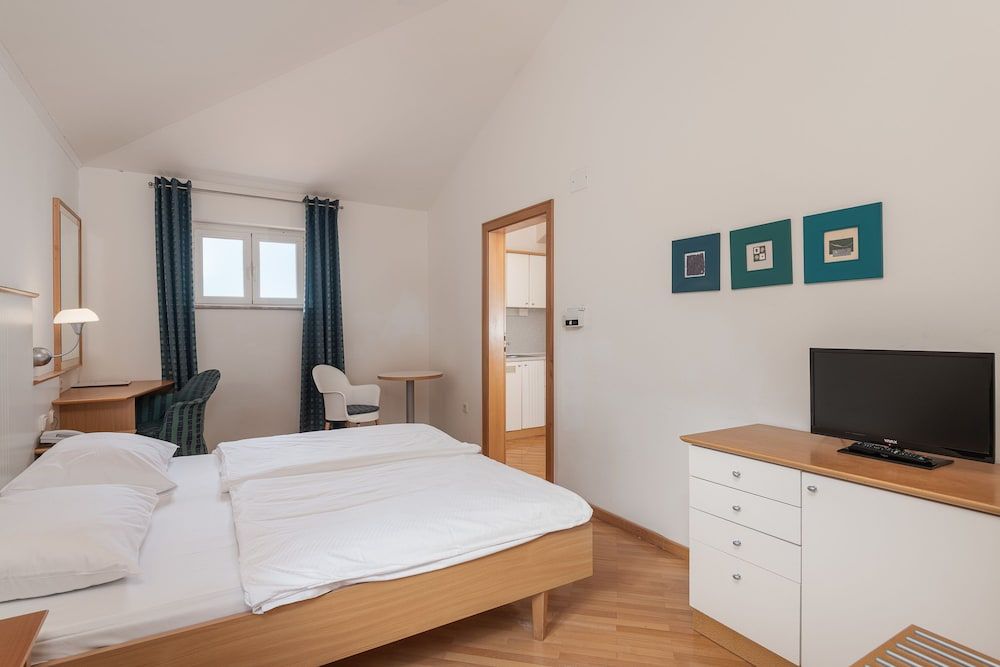Comfort Apartment, Terrace, Partial Sea View