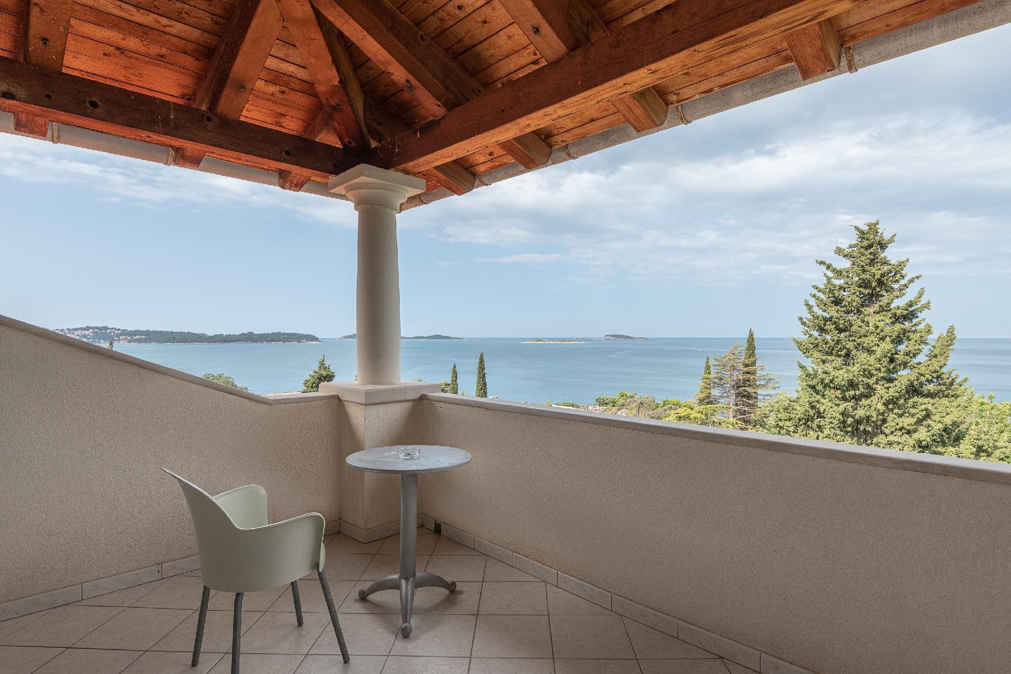 2-Bedroom Comfort Apartment