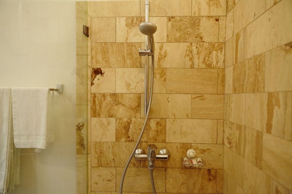 Hotel Montana Standard Room, 1 Bedroom, Refrigerator, Garden View 3