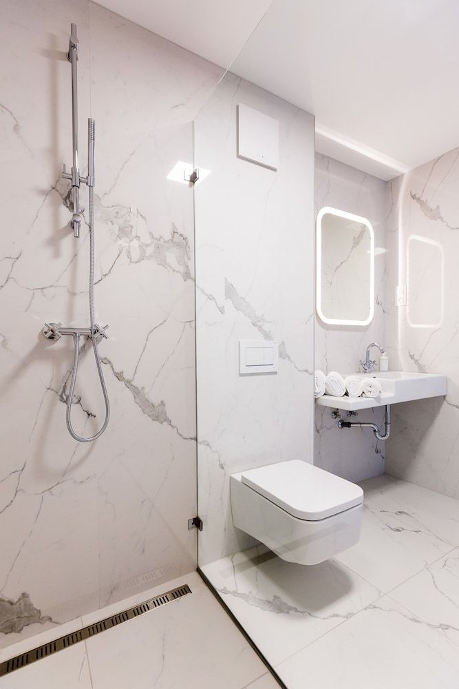 Loft Astoria Superior Loft Suite with city view 8