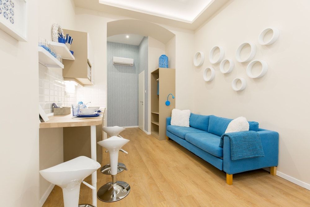 Budapest Holiday Colours Standard Studio, 1 Queen Bed with Sofa bed 10