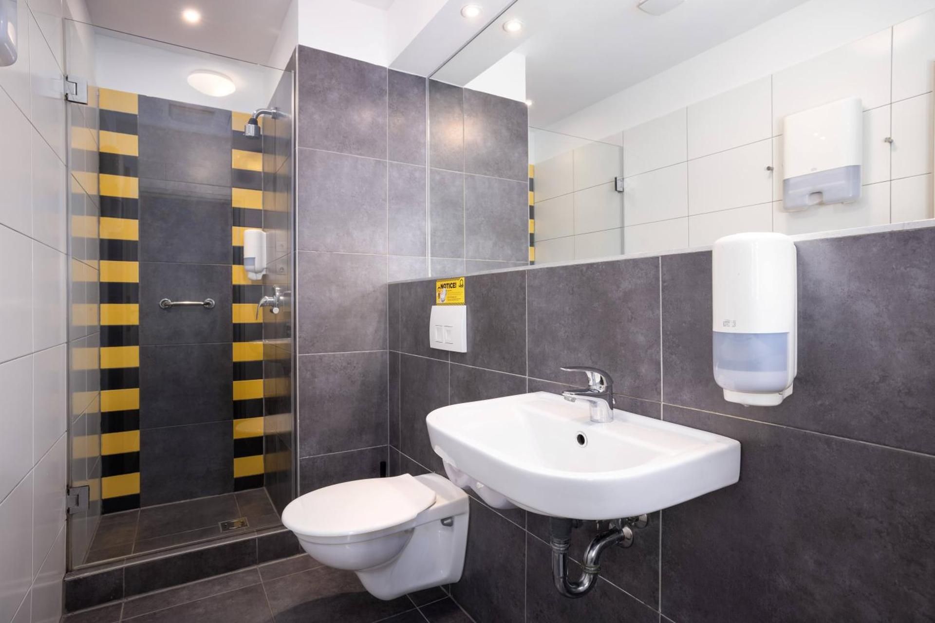 Quadruple Room with Bathroom