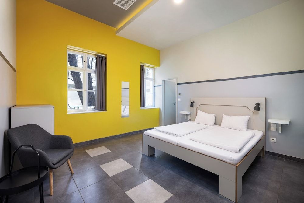 undefined The Hive Party Hostel 8