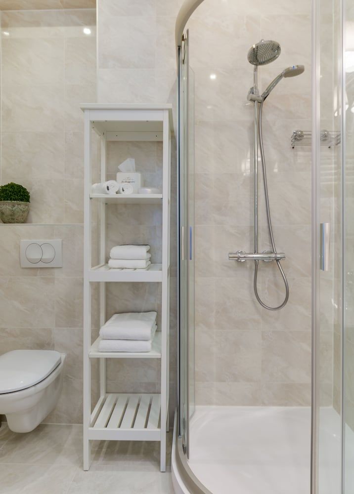 Romantic Apartment, 2 Bedrooms (Chestnut Suite, 2nd floor)