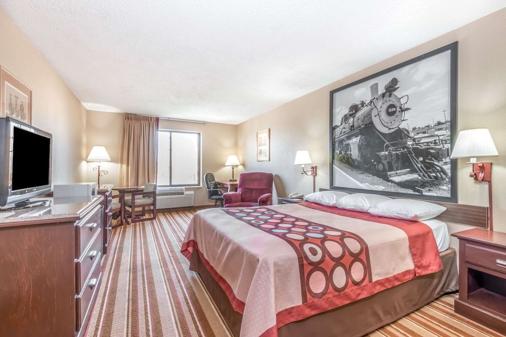 Room, 1 Queen Bed, Non Smoking (Second Floor)