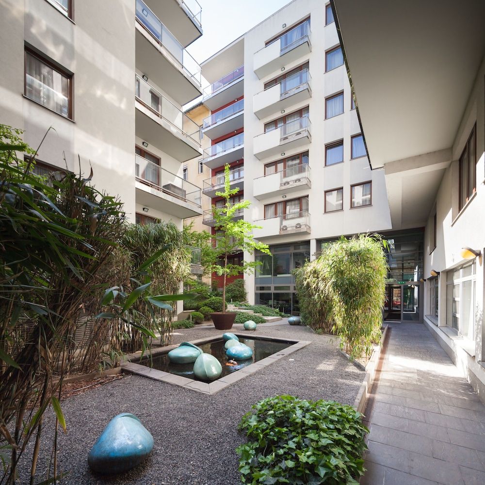 undefined Quality Point Apartments 0-24 reception 5