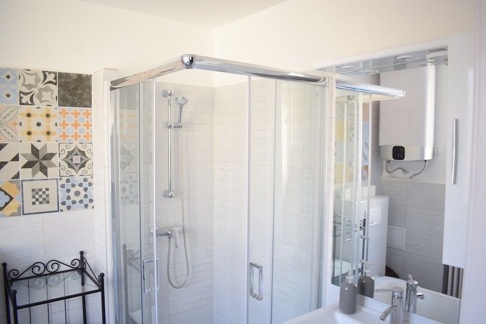 Diamond Astoria 5 sun-lit apartment Studio, Courtyard View 11