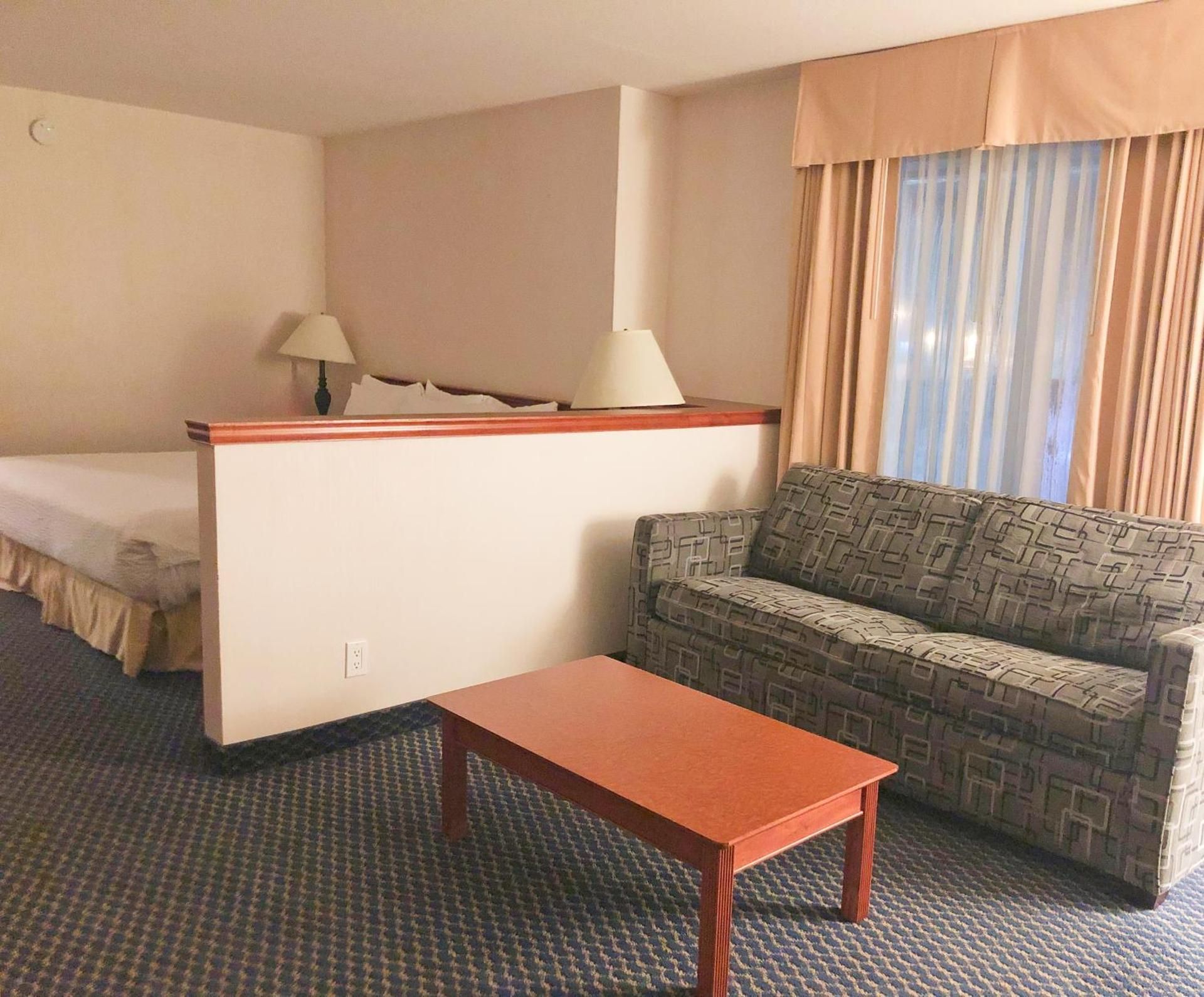 undefined Days Inn & Suites by Wyndham Niagara Falls Centre St. By the Falls 10