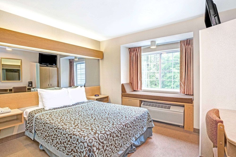 Room, 1 Queen Bed, Accessible, Non Smoking (Mobility)