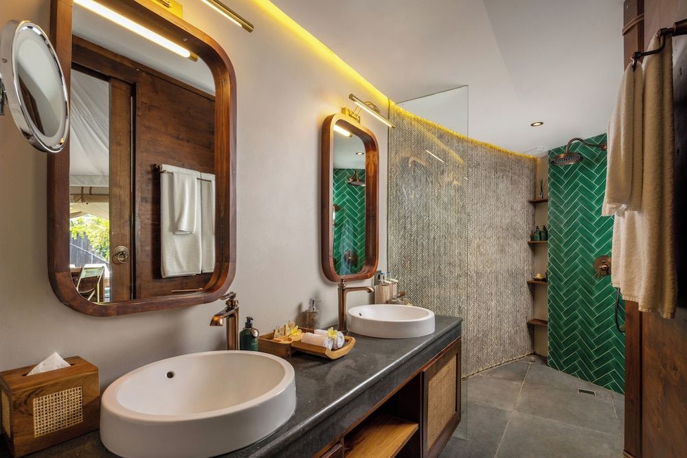 Wapa di Ume Sidemen Family Pool Tent with Free Benefits 2