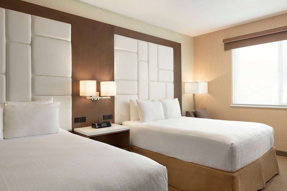 Wyndham Anaheim Room, 2 Queen Beds, Non Smoking