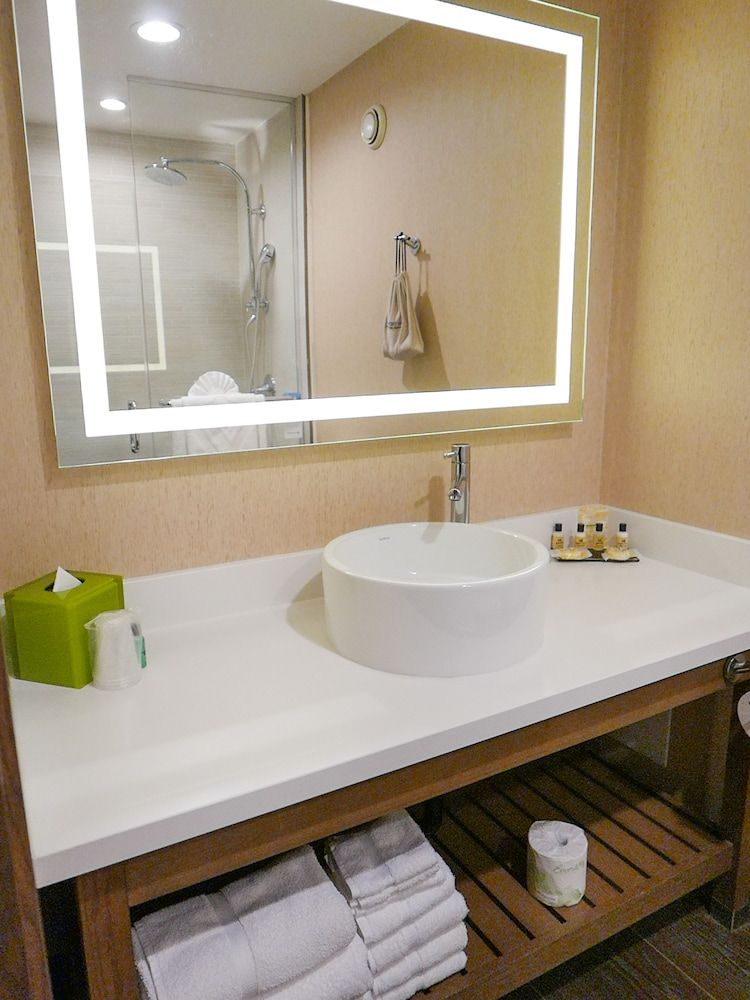 Wyndham Anaheim Room, 2 Queen Beds, Non Smoking 5