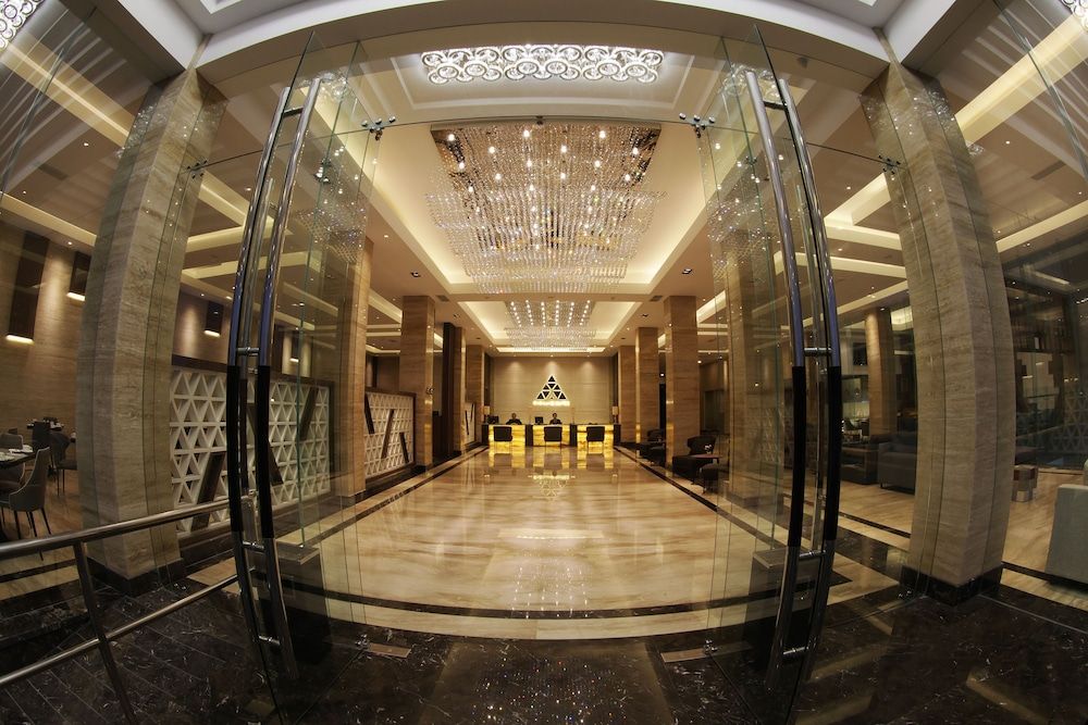 Pyramid Suites